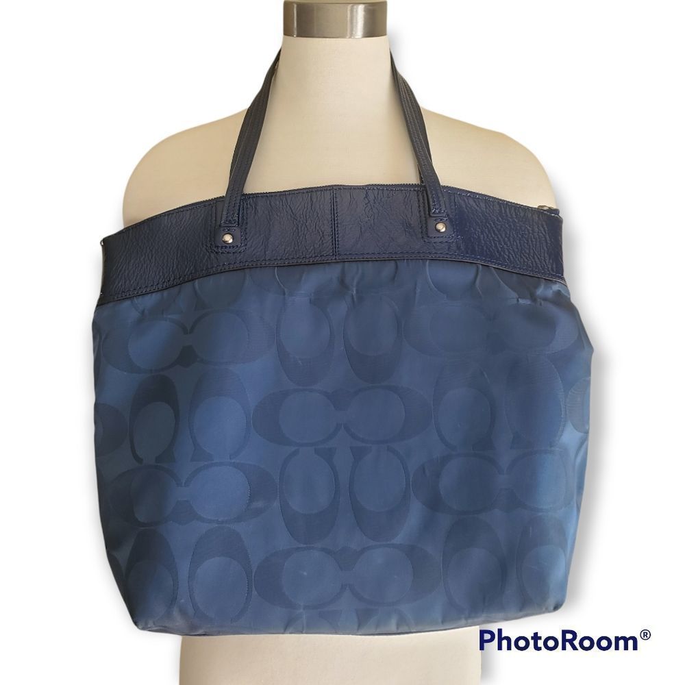 Coach shoulder purse - Picture 3 of 8